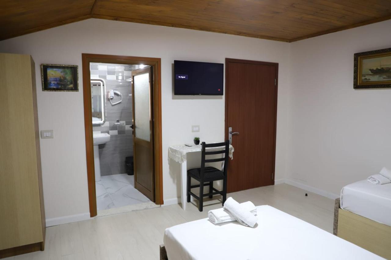 Guest House Bumbli Berat Buitenkant foto