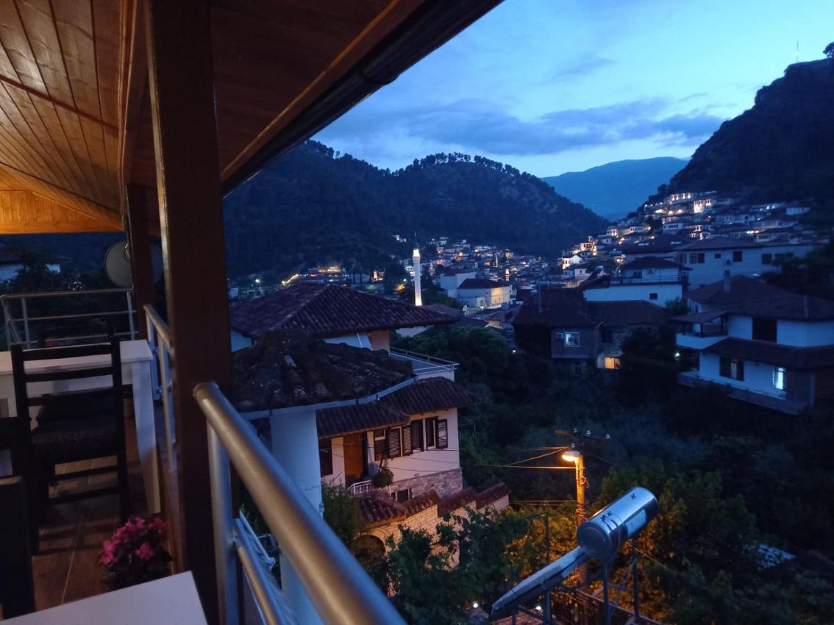 Guest House Bumbli Berat Buitenkant foto