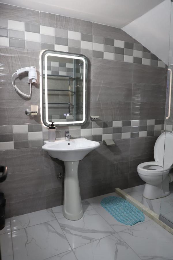 Guest House Bumbli Berat Buitenkant foto