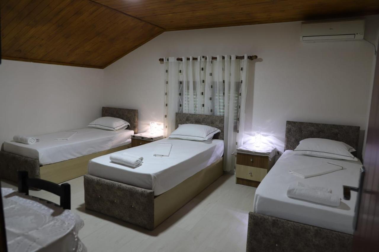 Guest House Bumbli Berat Buitenkant foto