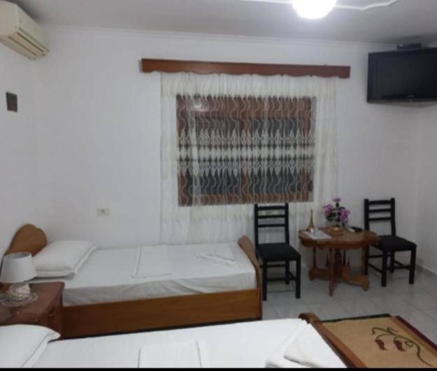 Guest House Bumbli Berat Buitenkant foto