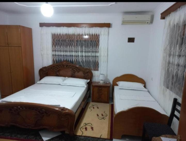 Guest House Bumbli Berat Buitenkant foto