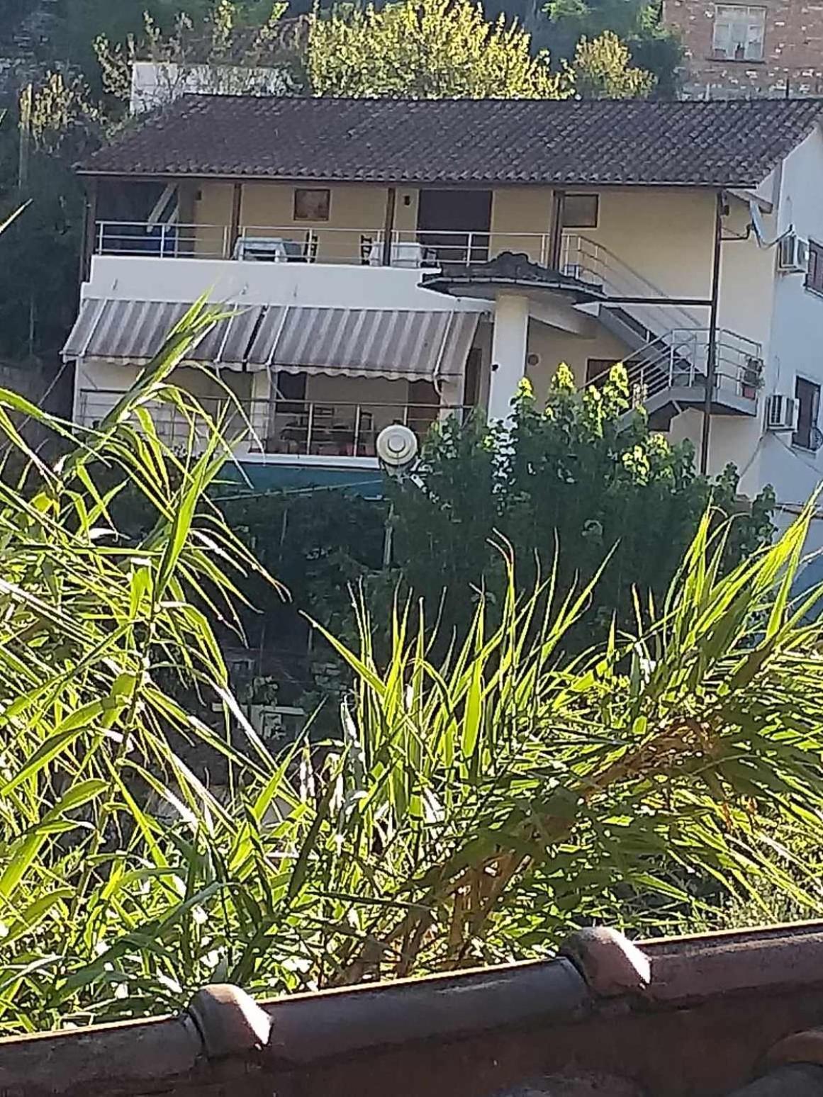 Guest House Bumbli Berat Buitenkant foto